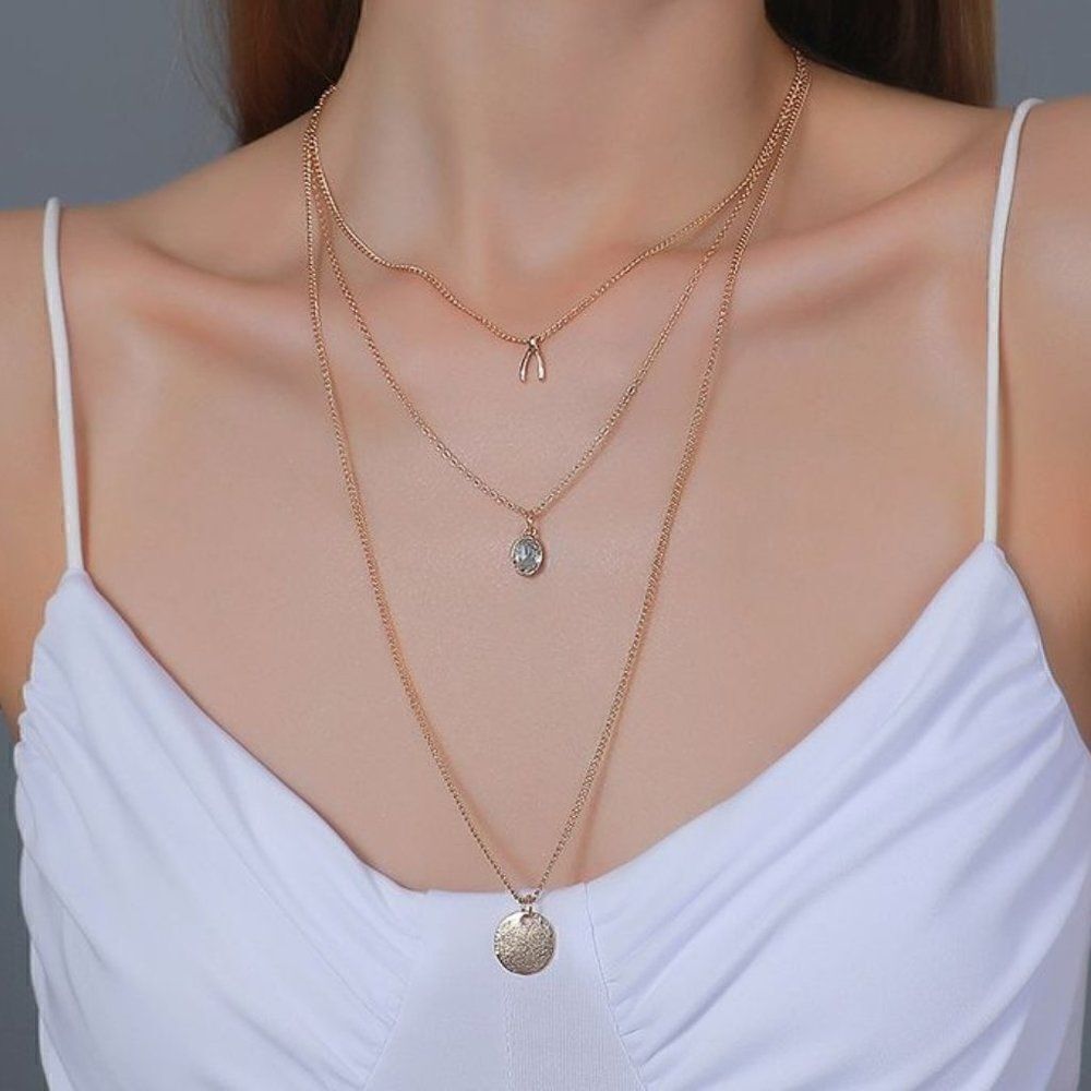 Triple Layered Ladies Fashion Necklace